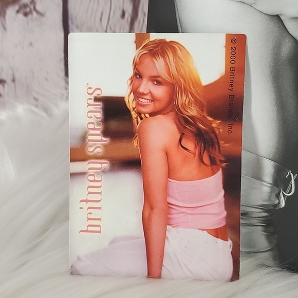 The Woman In Me Britney Spears Hardback Autobiography & Y2K Collectible Sticker - Picture 3 of 9